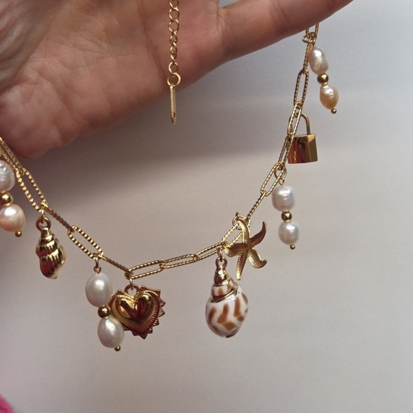 Nwt Non Tarnish Charm Necklace - Picture 3 of 3